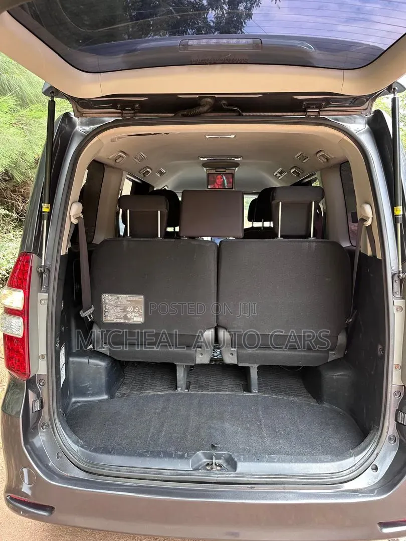 Toyota Noah 2012 Black