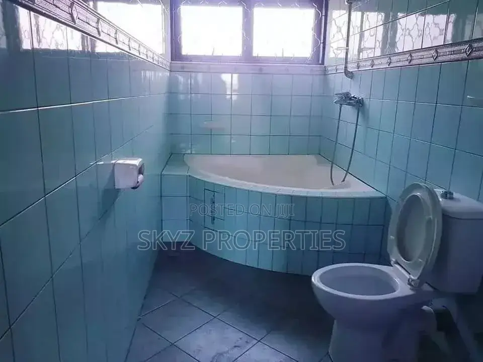 3bdrm Villa in Bugolobi, Central Division for rent