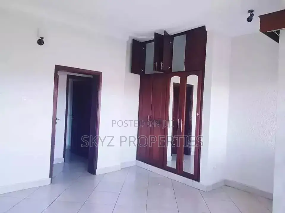3bdrm Villa in Bugolobi, Central Division for rent