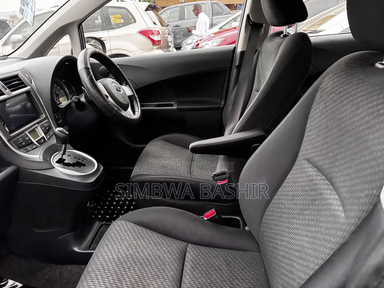 Toyota Ractis 2012 Black
