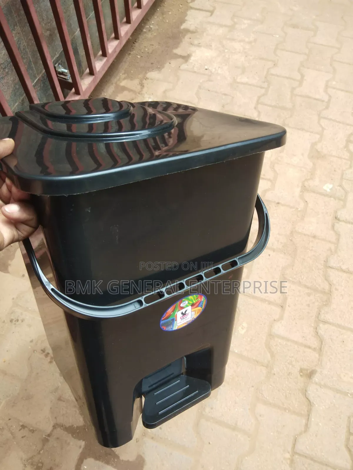 Plastic Pedal Dustbin