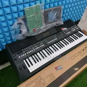 Yamaha 61 Key Musical Keyboard