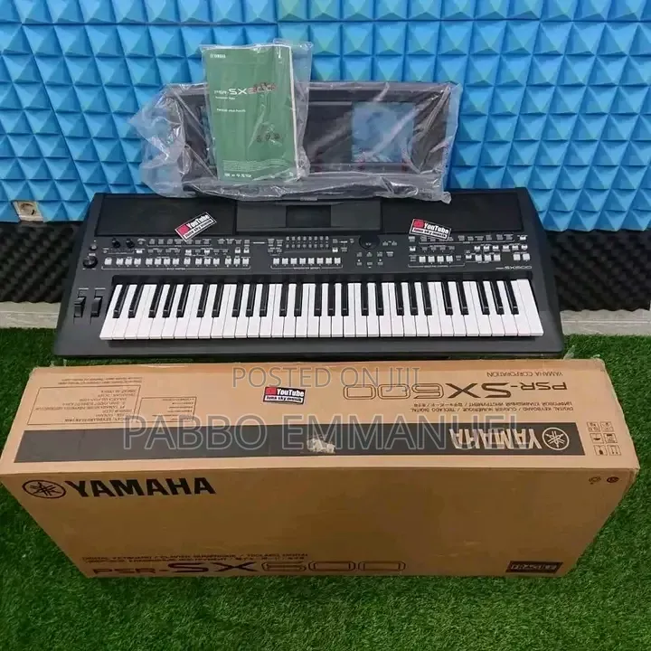 Yamaha 61 Key Musical Keyboard