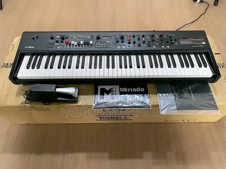Yamaha 61 Key Musical Keyboard