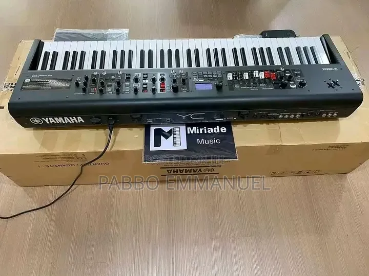 Yamaha 61 Key Musical Keyboard