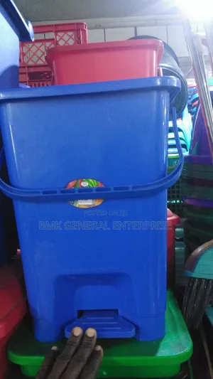 Plastic Pedal Dustbin