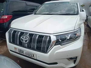 Toyota Land Cruiser Prado 2017 White
