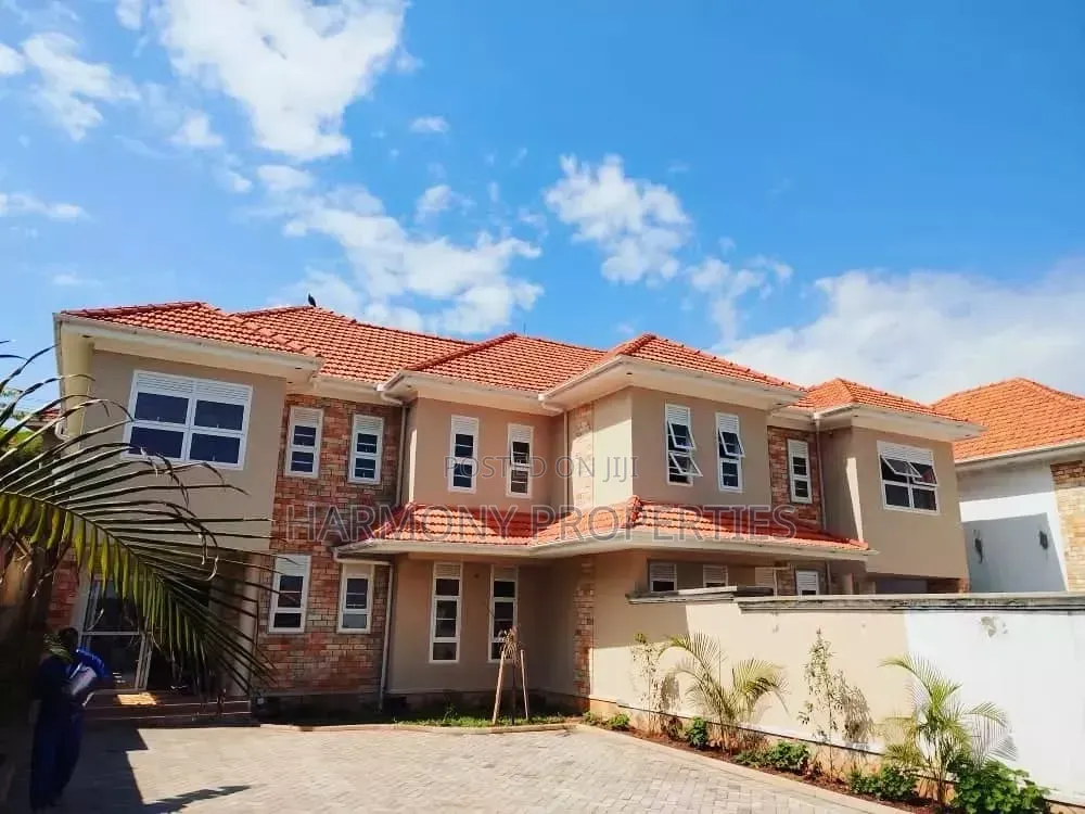 4bdrm Villa in Muyenga Bukasa, Central Division for rent