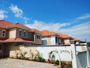 4bdrm Villa in Muyenga Bukasa, Central Division for rent