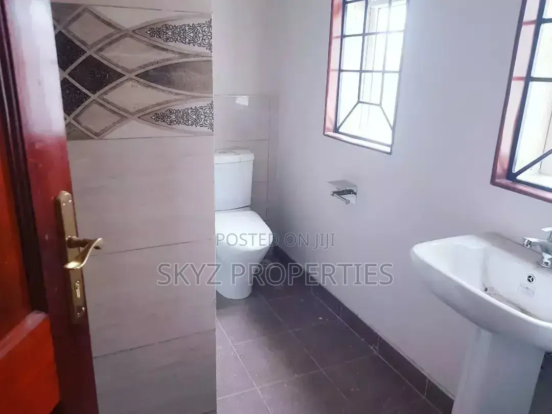 4bdrm Villa in Muyenga Bukasa, Central Division for rent
