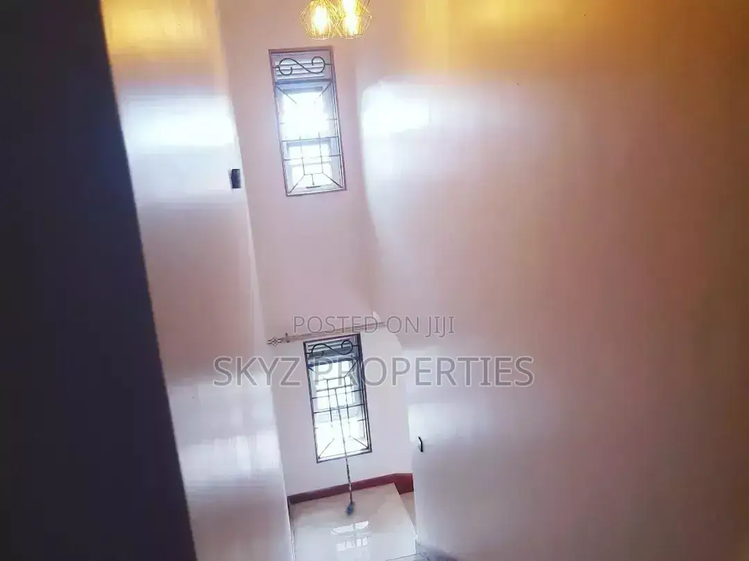 4bdrm Villa in Muyenga Bukasa, Central Division for rent