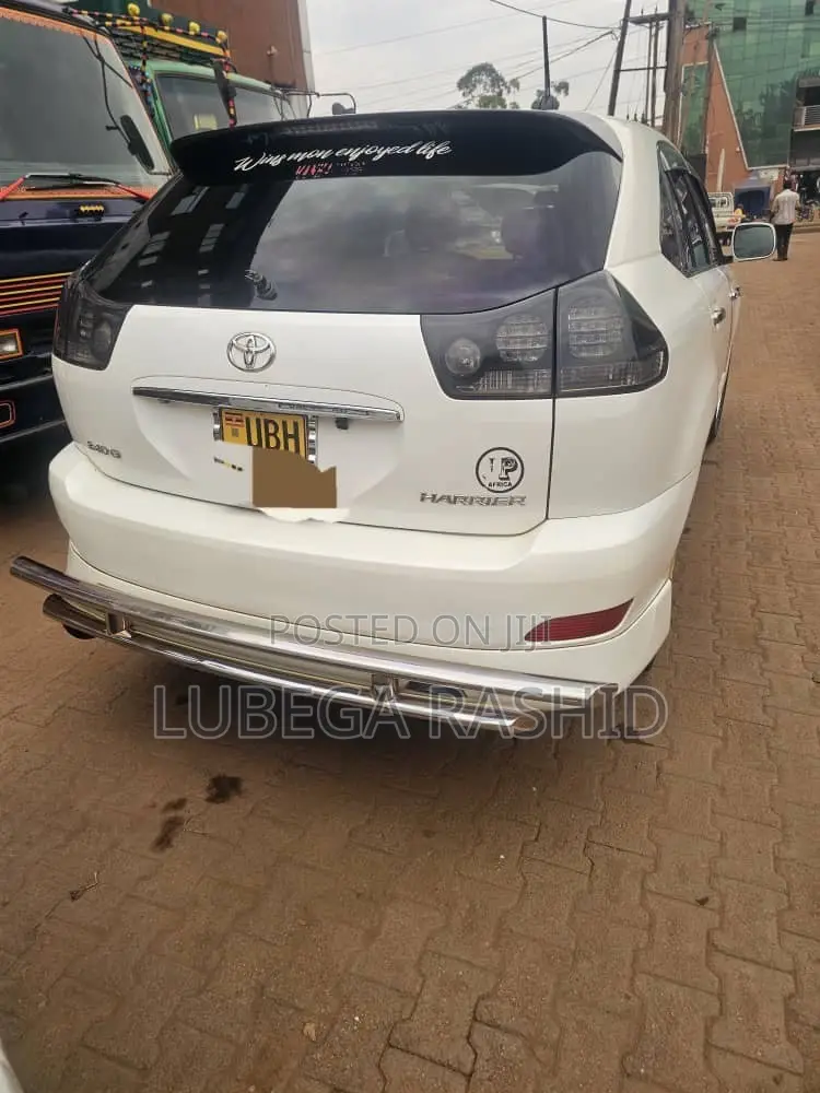 Toyota Harrier 2.4 4WD 2006 White