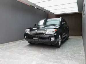 Toyota Land Cruiser 4.6 V8 ZX 2013 Black