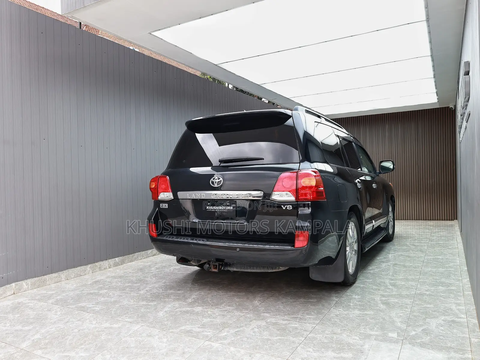 Toyota Land Cruiser 4.6 V8 ZX 2013 Black