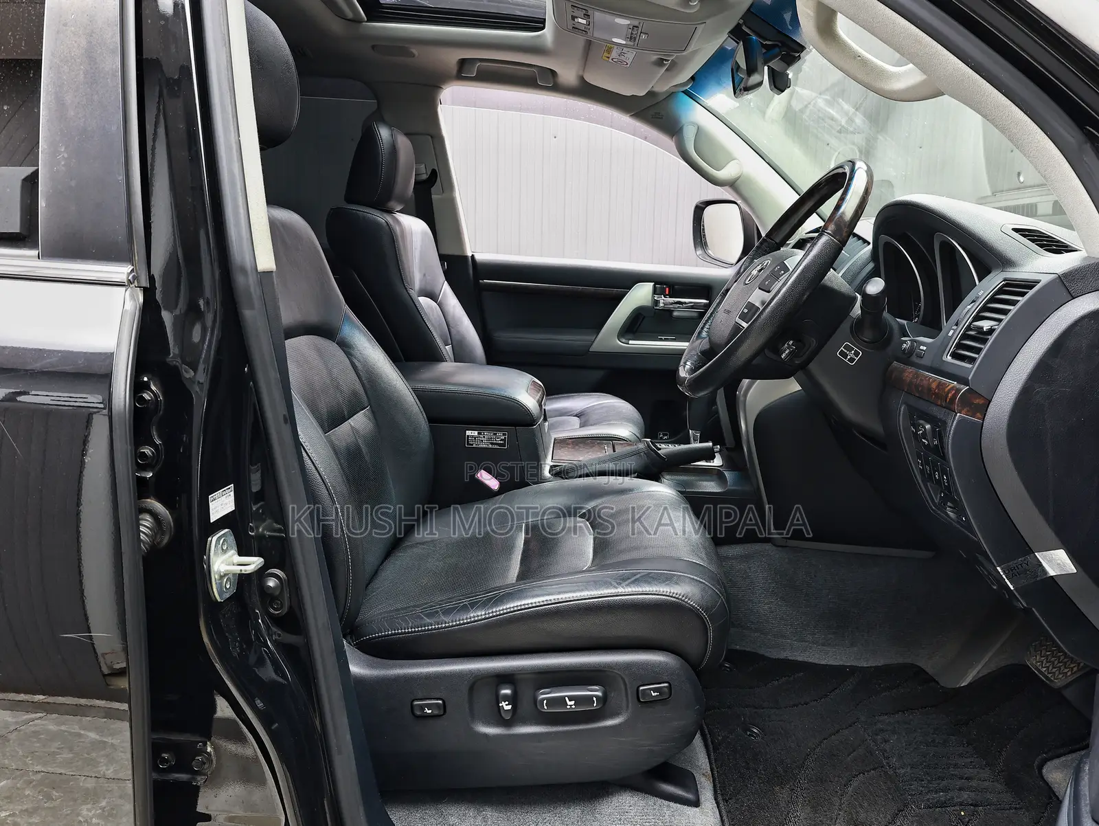 Toyota Land Cruiser 4.6 V8 ZX 2013 Black