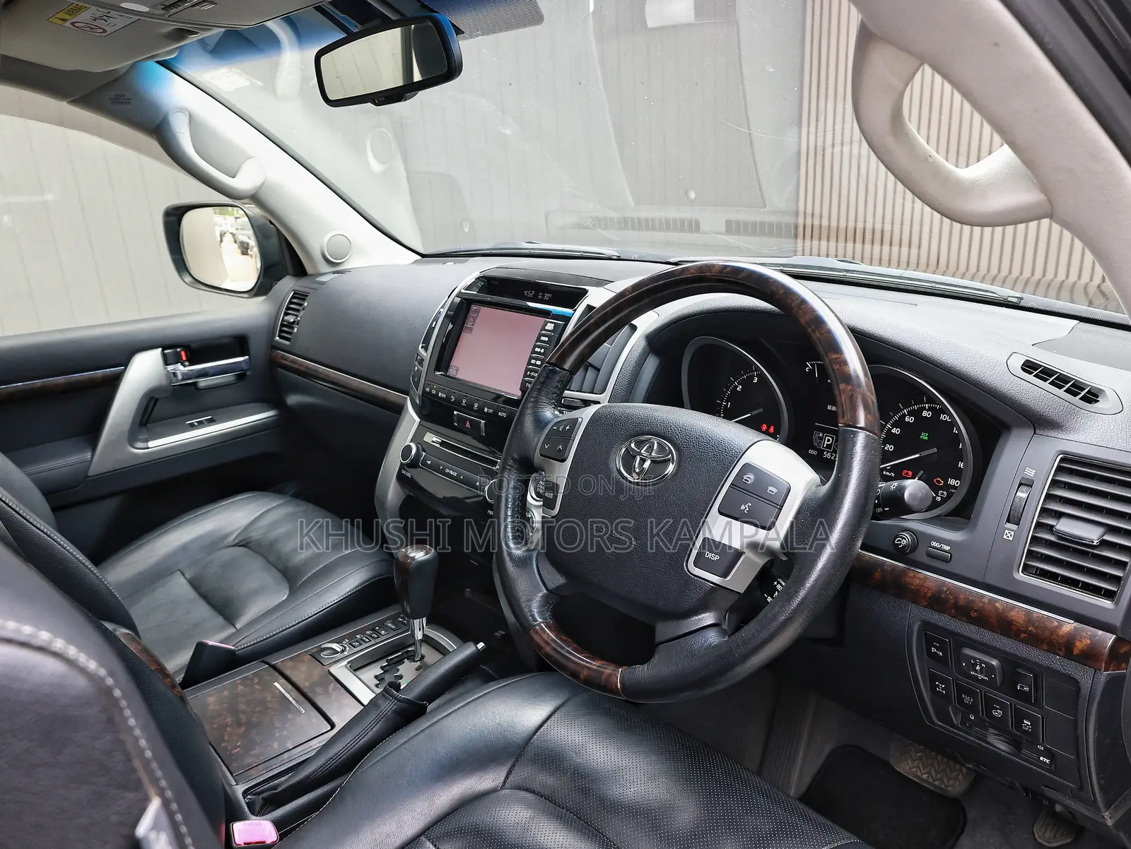 Toyota Land Cruiser 4.6 V8 ZX 2013 Black