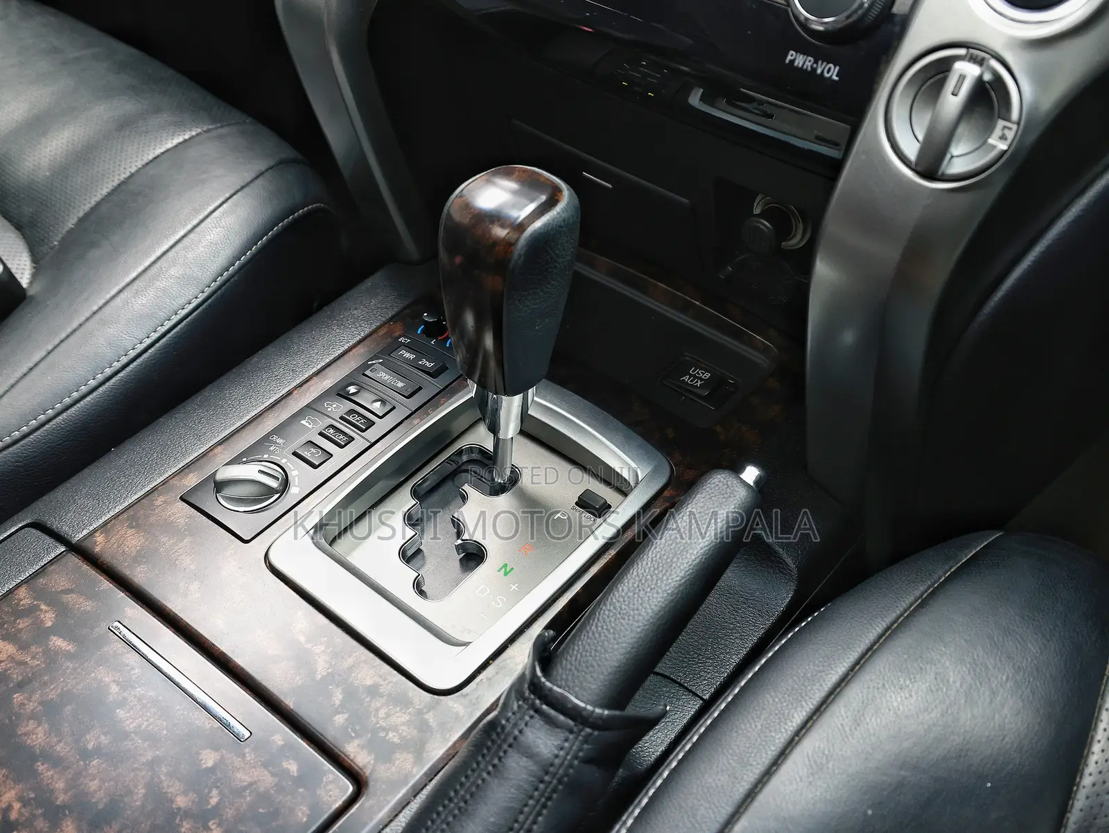 Toyota Land Cruiser 4.6 V8 ZX 2013 Black