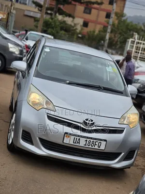 Toyota Ractis 2012 Silver