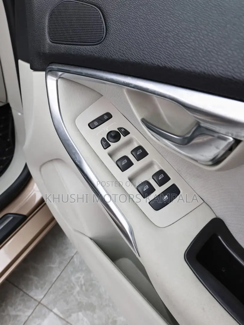 Volvo V40 2013 Brown
