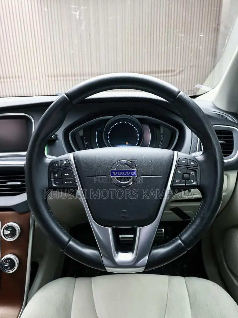 Volvo V40 2013 Brown