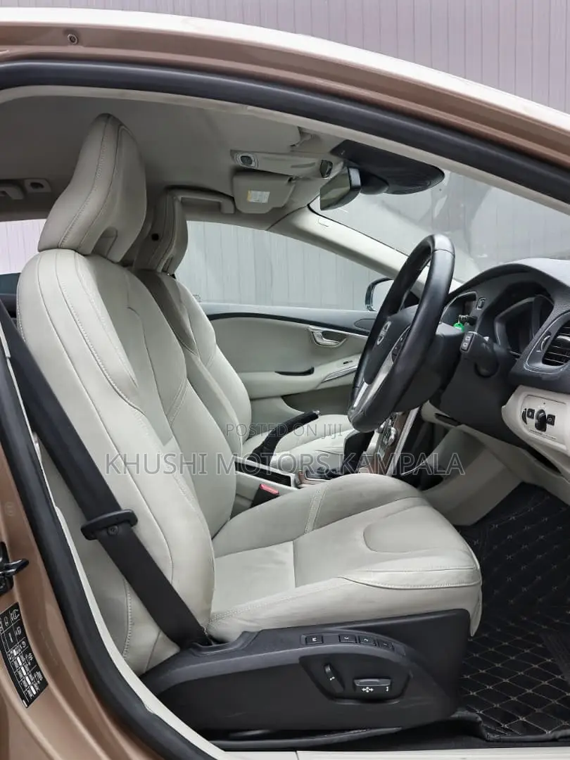 Volvo V40 2013 Brown