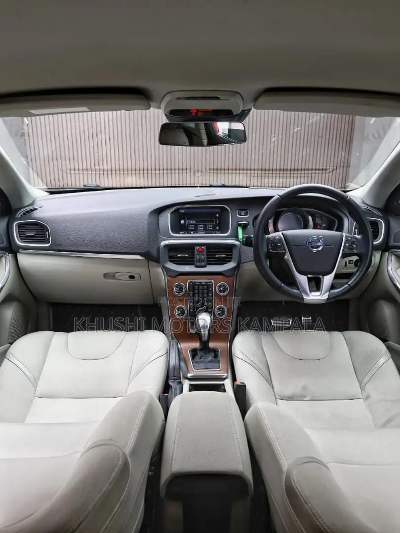 Volvo V40 2013 Brown