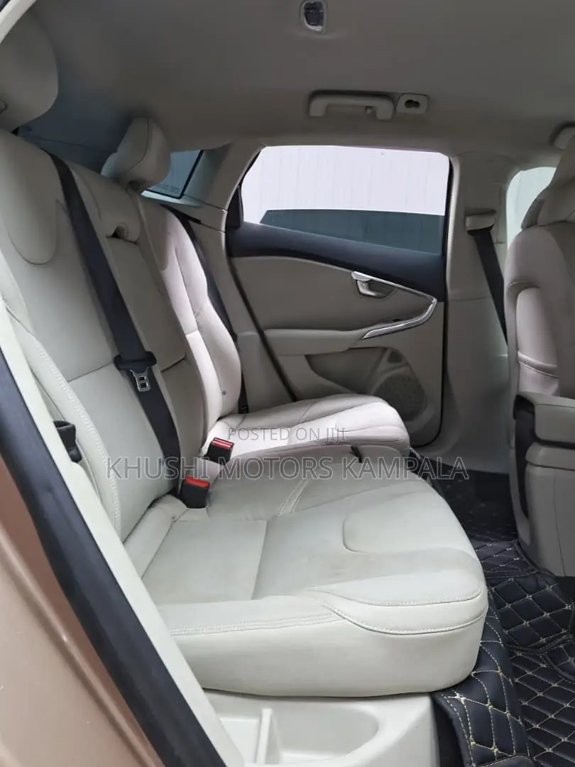 Volvo V40 2013 Brown
