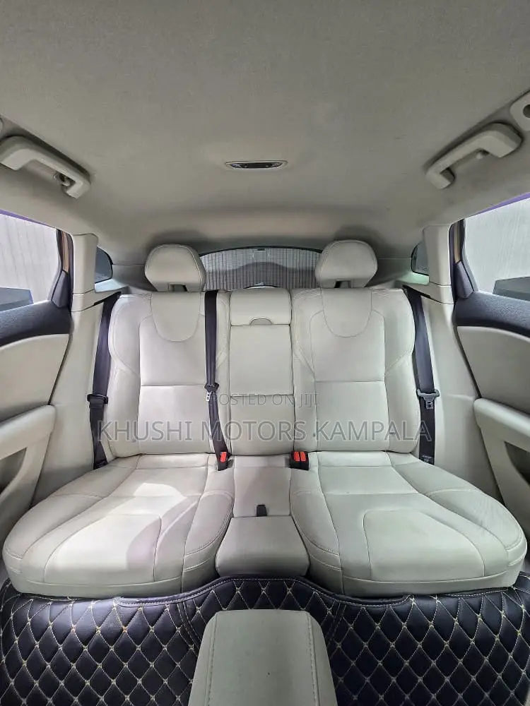 Volvo V40 2013 Brown