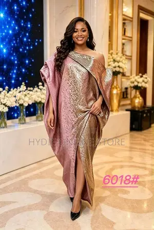Elegant Fashion Detailed Free Dress