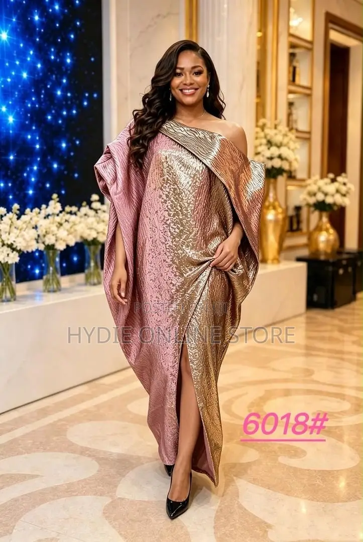 Elegant Fashion Detailed Free Dress