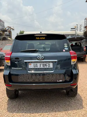 Toyota Vanguard 2011 Black