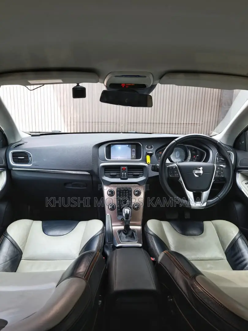 Volvo V40 2014 Brown