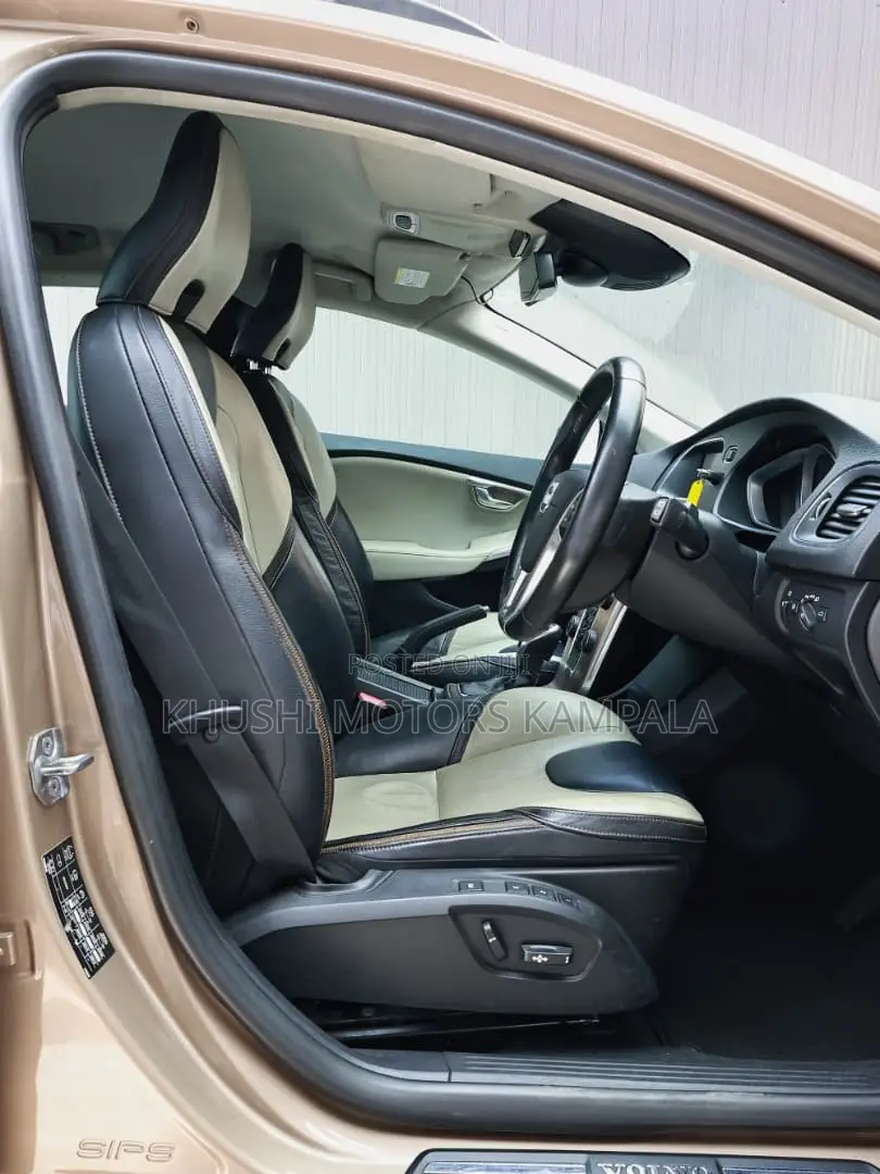 Volvo V40 2014 Brown