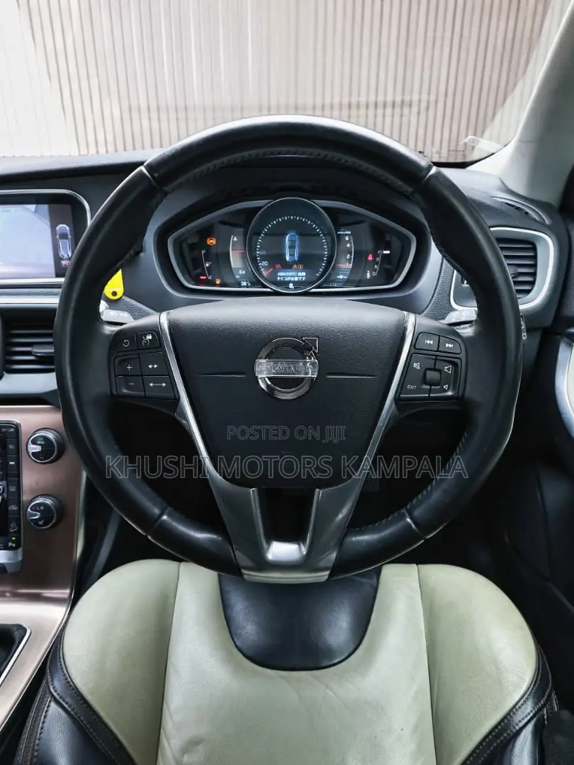 Volvo V40 2014 Brown