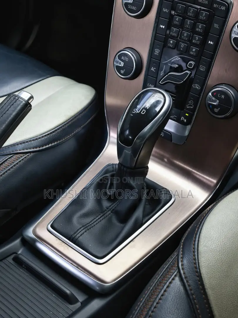 Volvo V40 2014 Brown