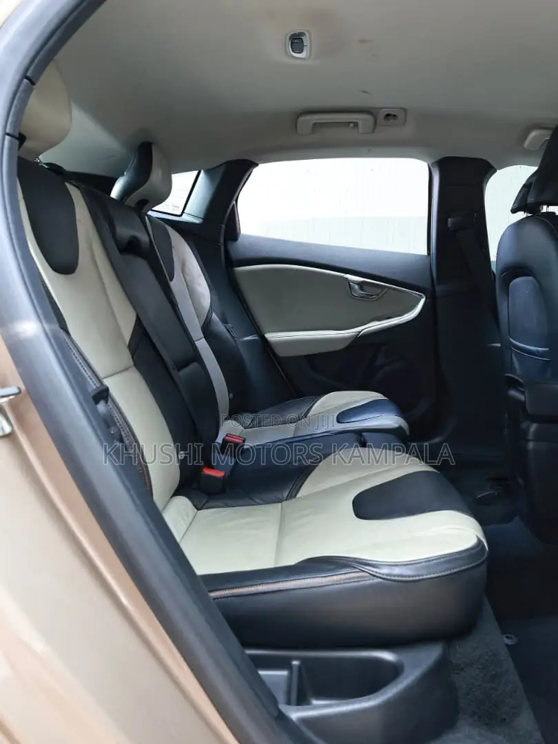 Volvo V40 2014 Brown