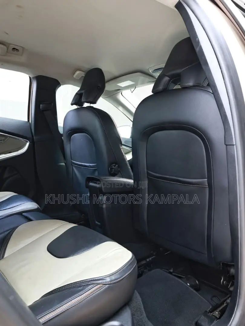 Volvo V40 2014 Brown