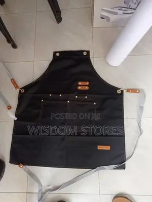 Heavy-Duty Canvas Work Apron Designed for Both Men and Women.