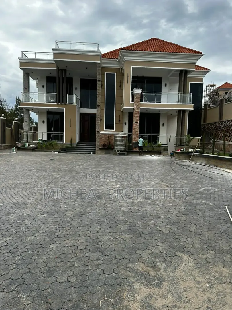 6bdrm House in Kira Town At 1.3B, Wakiso / Wakiso for sale