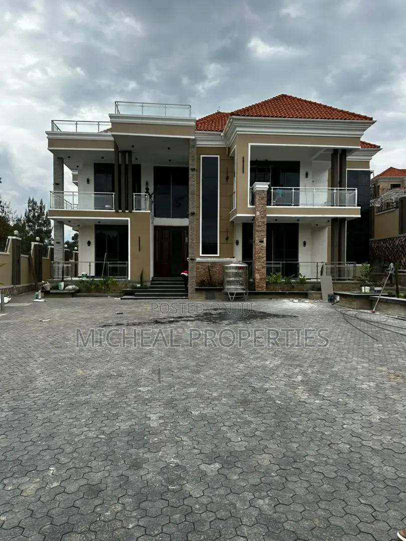6bdrm House in Kira Town At 1.3B, Wakiso / Wakiso for sale