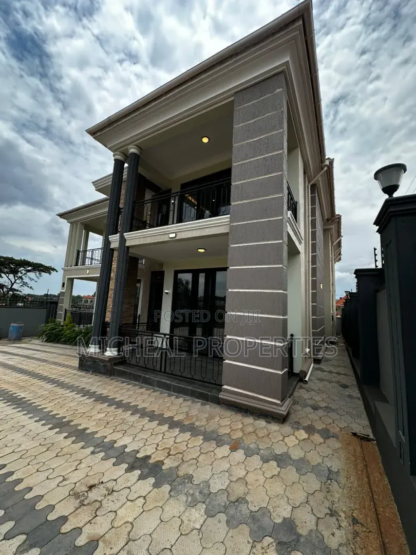 6bdrm House in Kira Town At 1.3B, Wakiso / Wakiso for sale