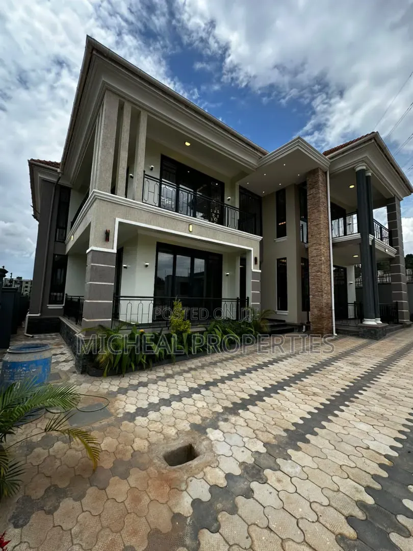 6bdrm House in Kira Town At 1.3B, Wakiso / Wakiso for sale