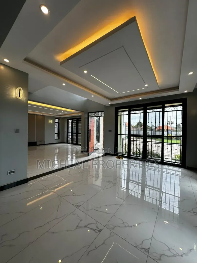 6bdrm House in Kira Town At 1.3B, Wakiso / Wakiso for sale