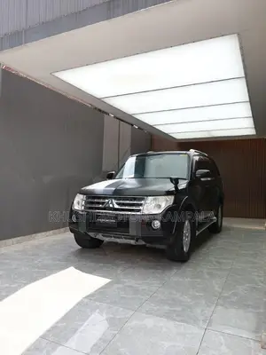 Mitsubishi Pajero 2012 Black