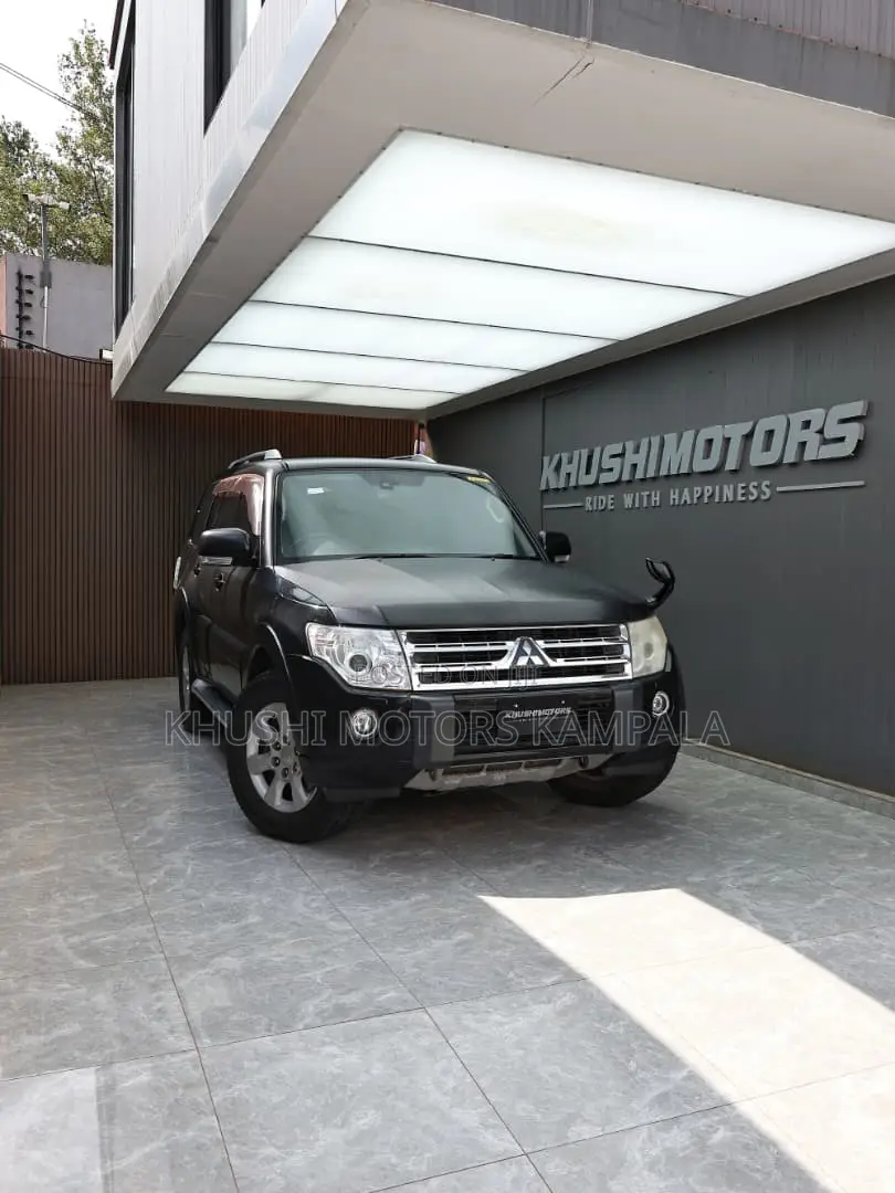 Mitsubishi Pajero 2012 Black