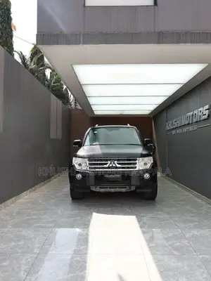 Mitsubishi Pajero 2012 Black