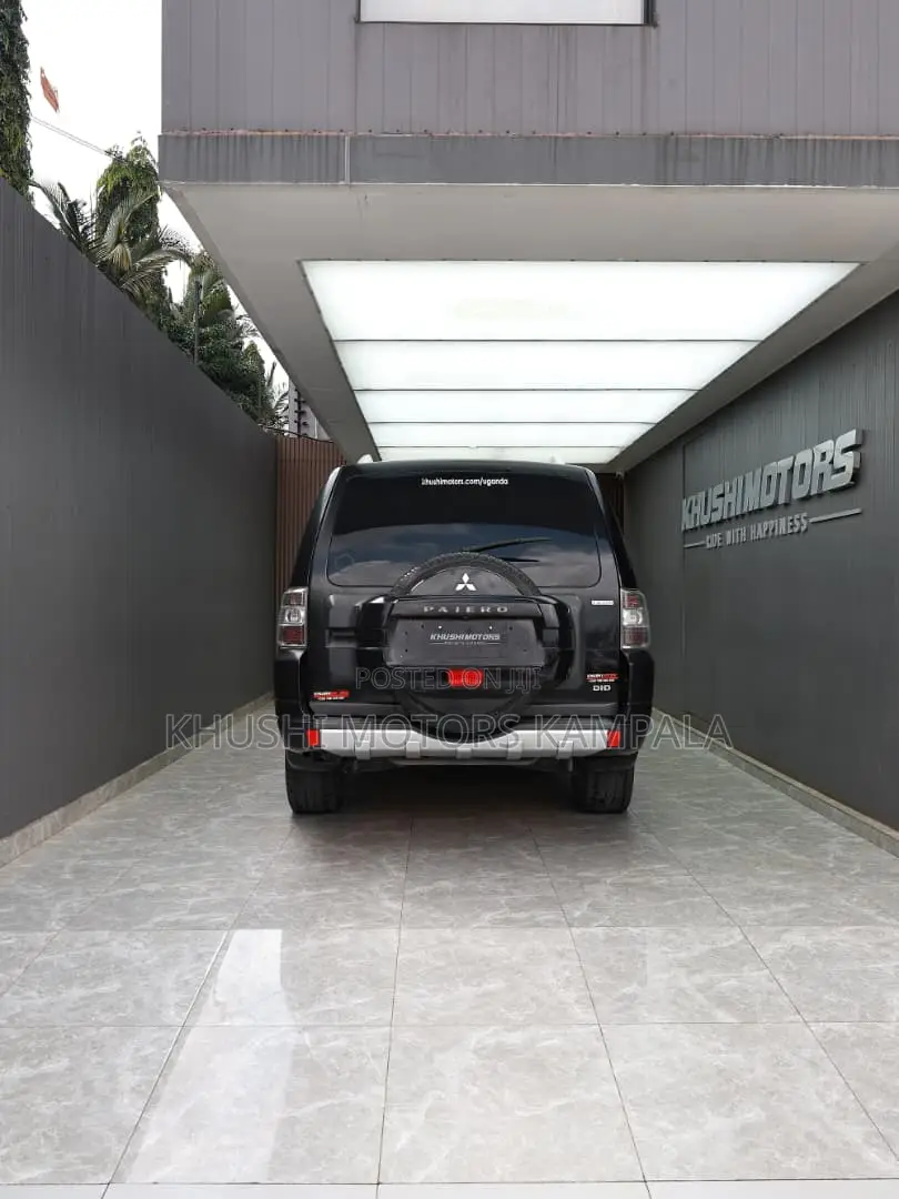 Mitsubishi Pajero 2012 Black