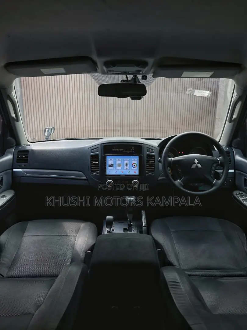 Mitsubishi Pajero 2012 Black