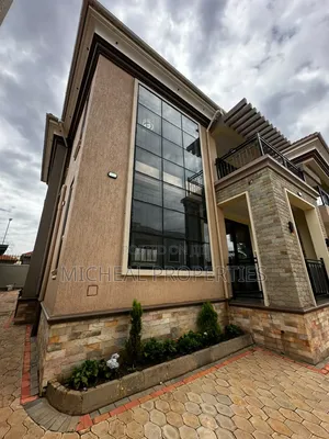 6bdrm House in Kira Town At 950M, Wakiso / Wakiso for sale