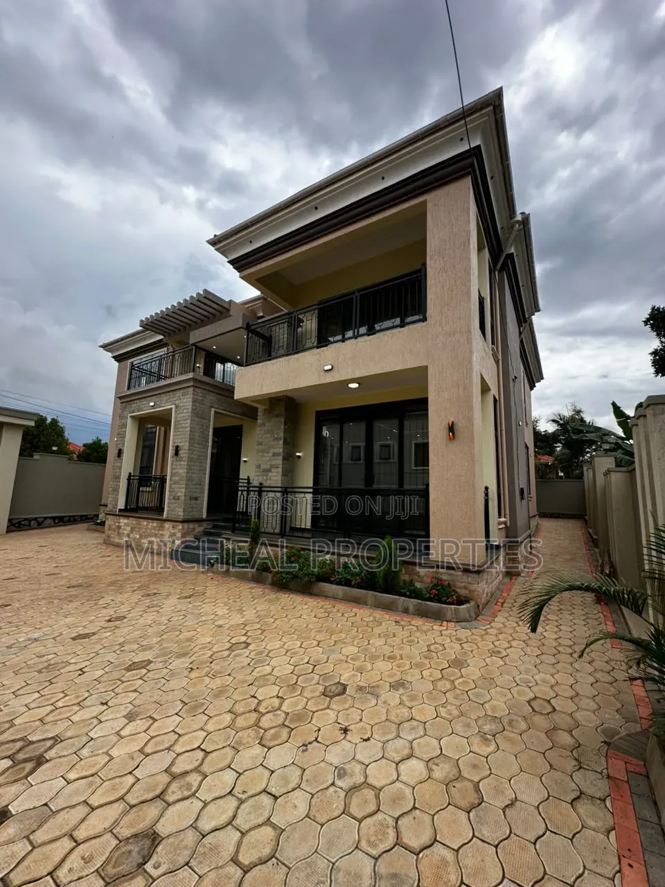 6bdrm House in Kira Town At 950M, Wakiso / Wakiso for sale